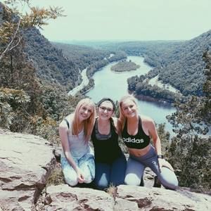 Meet your Posher, Olivia